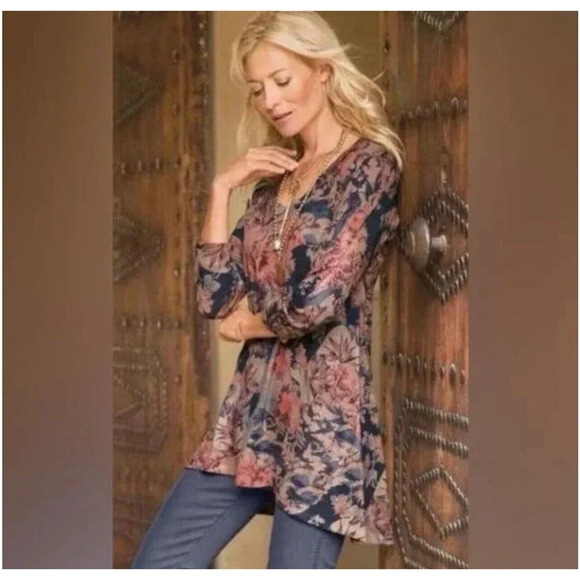 Soft Surroundings Millie Tunic Knit Top Shirt Size Medium Floral Bird Print - Picture 1 of 7